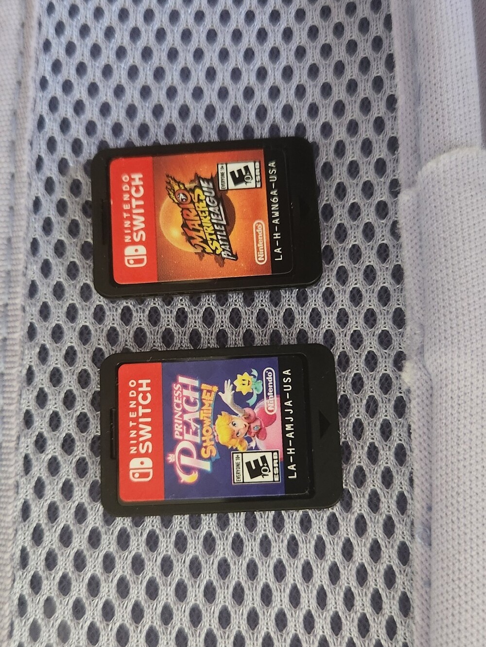 Nintendo Switch Bundle - Picture 4 of 7